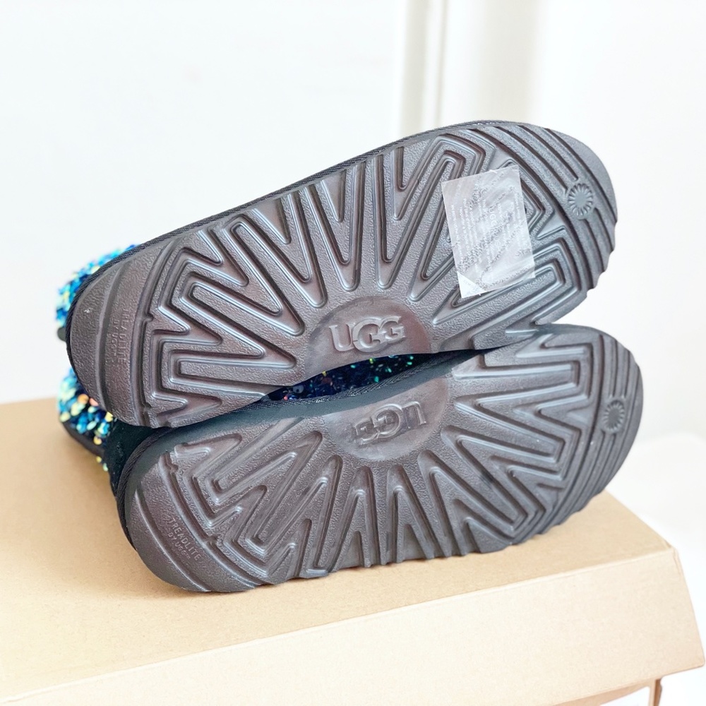 SOLD UGG Classic II Stellar Sequin Boot Youth 6 - Picture 7 of 8